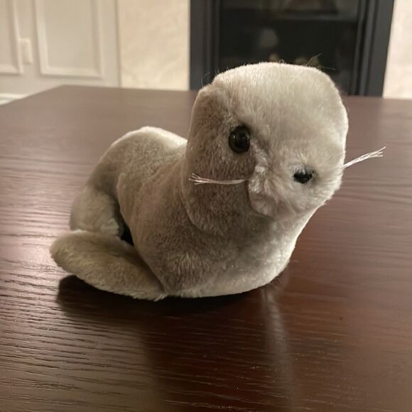 Dakin Grey Seal with Whiskers 1976 Vintage Excellent Condition 10” long Tush tag - Picture 1 of 9